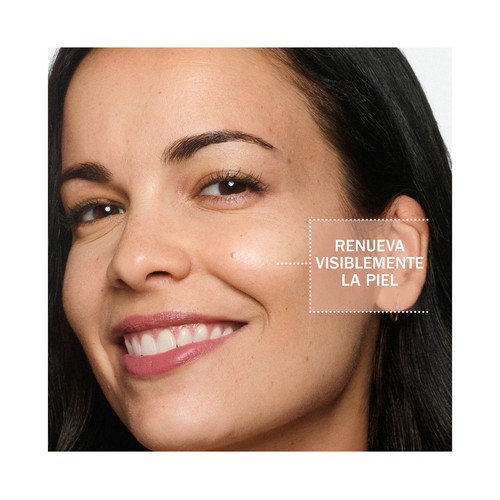 OLAY Caja con crema facial de día con Niacinamida y crema facial de noche.