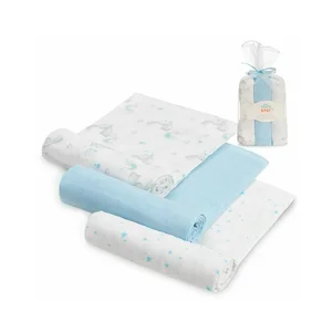Pack de 3 gasas, diseño de conejitos y estrellas, color azul, INTERBABY.
