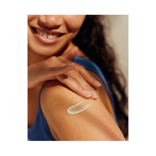 NIVEA Sun protege & hidrata Protector solar hidratante en crema con FPS 50+ (muy alto) 100 ml.