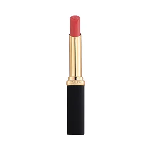 L´ORÉAL PARIS Color riche tono 241 coral irreverent Pintalabios hidrtante con acabado mate empolvado.
