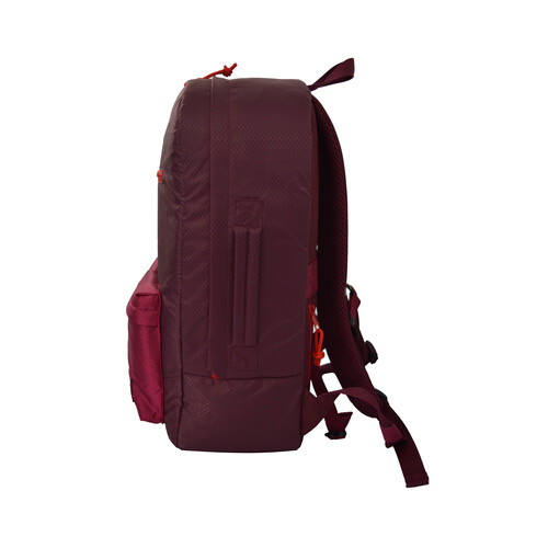 Mochila con varios compartimentos de color granate y capacidad para 20L, AIRPORT ALCAMPO.
