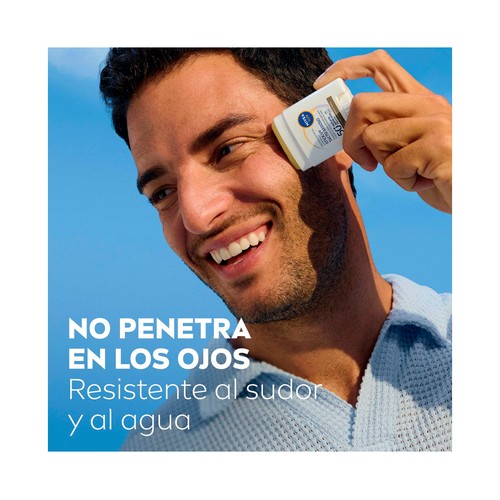NIVEA Sun Protector solar facial en stick, acabado invisible, con FPS 50+ (muy alto) 15 g.