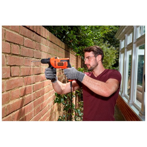 Taladro Percutor 500W, 13mm, empuñadura lateral, BLACK + DECKER BEH200-QS.