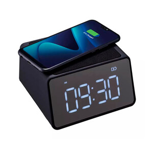 Imagen de Radio reloj despertador Qilive Q.1825 con alarma dual y cargador por inducción, color negro.