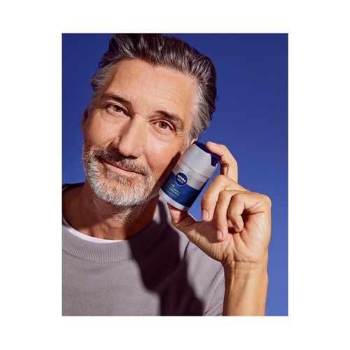 NIVEA Men anti-age hyaluron Crema hidratante y antiarrugas que ayuda a reafirmar la piel 50 ml.