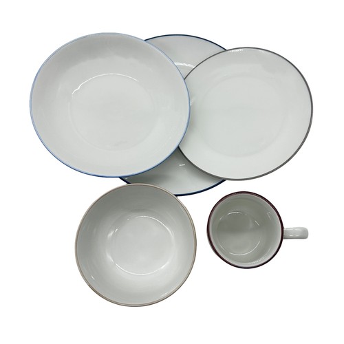 Vajilla 20 piezas porcelana, incluye bol y tazas mug con filo color. ACTUEL