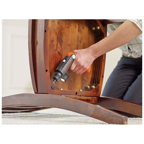 Atornillador eléctrico sin cable, batería litio 3.6V, cabezal pivotante, linterna, BLACK + DECKER BDCSFL20C.