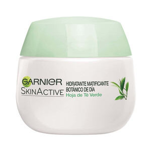 GARNIER Crema hidratante y matificante con hoja de té verde para pieles mixtas y grasas GARNIER Skin acitve 50 ml.