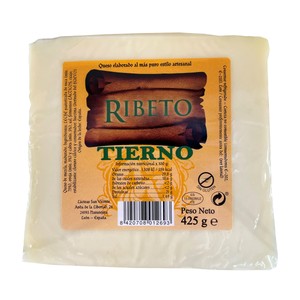 Imagen de RIBETO Cuña de queso tierno cortado elaborado de forma artesanal RIBETO 425 g.