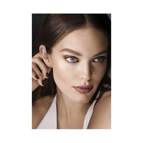 MAYBELLINE Instant anti age  tono 02 Nude  Borrador y corrector de ojeras, bolsas e imperfecciones.