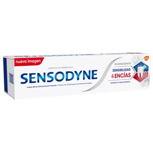 SENSODYNE Pasta de dientes con acción blanqueante, para personas con encías y dientes sensibles SENSODYNE Sensibilidad y encías 75 ml.