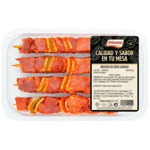 EMCESA Bandeja con 4 brochetas de cerdo y veduras con adobo rojo