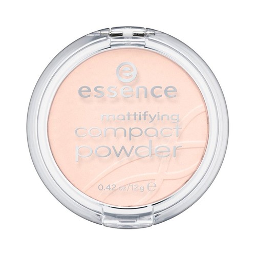 ESSENCE tono 11 Pastel beige Polvos compactos matificantes, de textura fina.