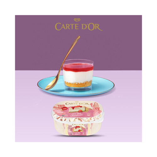 CARTE D'OR Tarrina de helado sabor a tarta de queso y helado sabor a galleta con salsa de fresa CARTE D´OR 900 ml.