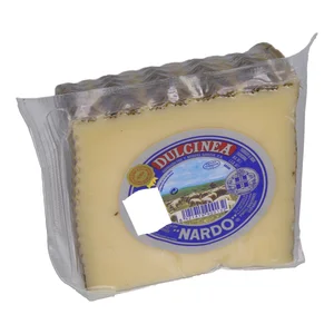 NARDO Queso de oveja viejo, cuña.