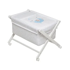 Minicuna de madera bear sleeping azul, 55 x 90 x 72 cm.