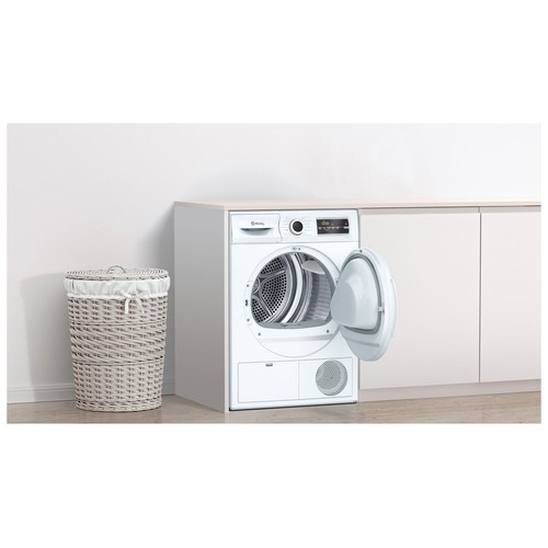 Secadora por condensación BALAY 3SC377B capacidad de secado: 7KG, clasificación energética: B, H: 84,2cm, A: 59,8cm, F: 59,9cm.
