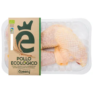 COREN Bandeja de muslos de pollo ecológicos con piel.