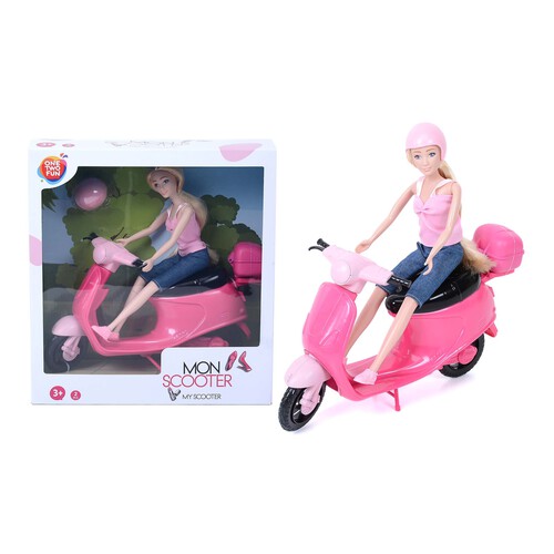 Muñeca con scooter color rosa, ONE TWO FUN ALCAMPO.