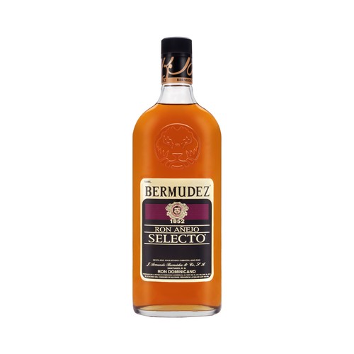 Ron anejo destilado, envejecido y embotellado en Republica Dominicana BERMUDEZ Selecto botella de 70 cl.