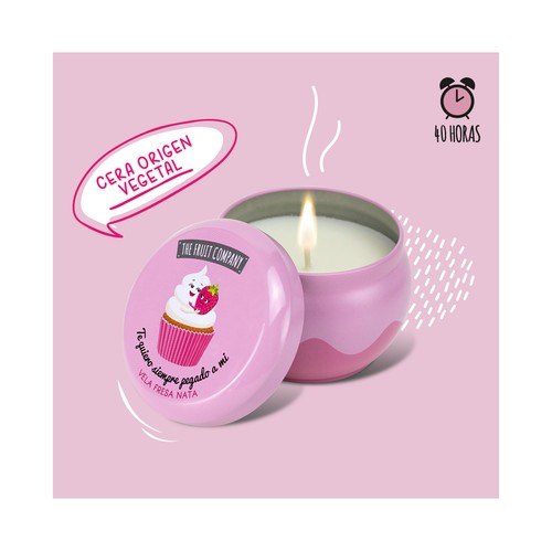 THE FRUIT COMPANY Vela perumada en lata con aroma a fresa-nata 150 g.
