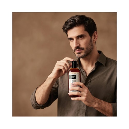 NUGGELA & SULÉ Champú especial cabello graso, que estimula el crecimiento del mismo 250 ml.