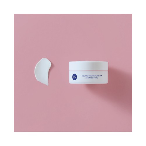 NIVEA Crema facial de día nutritiva, con FPs 30, para pieles secas y sensibles 50 ml.