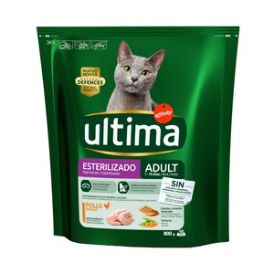 Imagen de ULTIMA Pienso para gatos esterilizados adultos a base de pollo y cebada bolsa 800 g.
