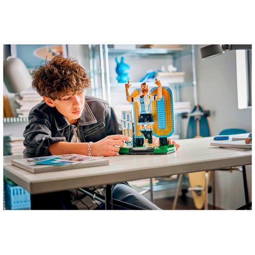 LEGO Editions. 43015, Lionel Messi: Leyenda del Fútbol.