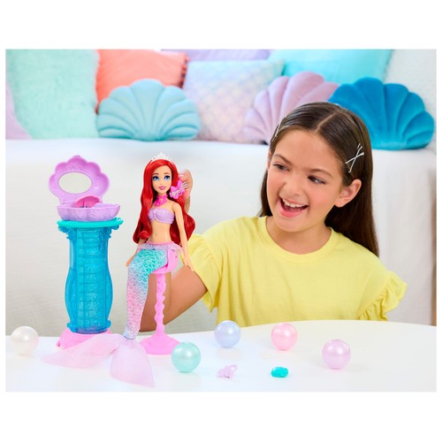 Muñeca de Sirena Ariel, incluye mesa, silla y espejo, DISNEY.