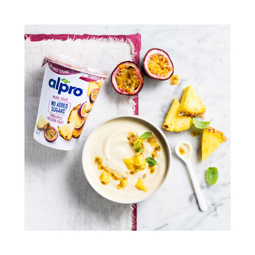 ALPRO Especialidad de soja, con fermentos del yogurt y trocitos de piña y fruta de la pasión ALPRO 500 g.