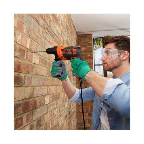 Taladro percutor 710W, portabrocas 13mm, BLACK + DECKER BEH710K, Incluye 4 brocas y maletín.