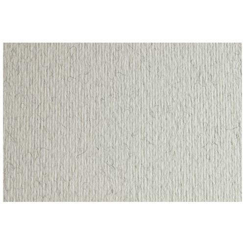 Cartulina con 2 texturas, una lisa y otra rugosa, color sólido hielo, tamaño 50x70cm, SADIPAL.