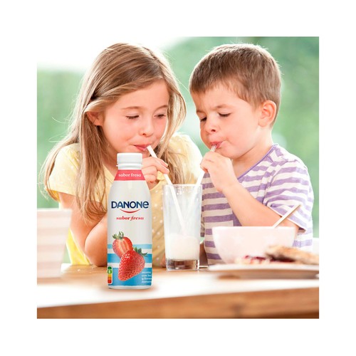 DANONE Yogur líquido para beber con sabor a fresa 550 g.