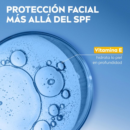 NIVEA Sun Protector solar facial con FPS 50+ (muy alto) con vitamina E 40 ml.