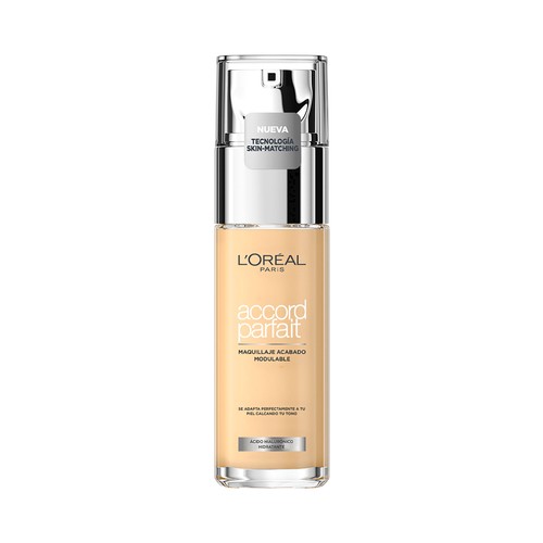 L´ORÉAL PARIS Accord parfait  Tono 1R Ivoire  Base maquillaje con textura fundente y sin efecto máscara.