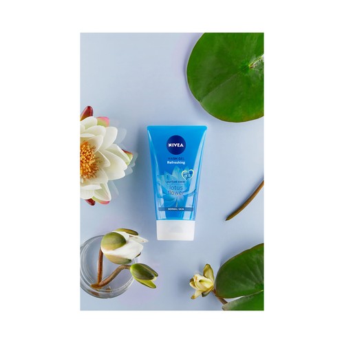 NIVEA Gel facial limpiador refrescante, con agua purificada y flor de loto, para pieles normales NIVEA 150 ml.