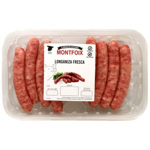 Bandeja de longanizas frescas de cerdo, tipo salchichas, elaboradas sin gluten ni lactosa