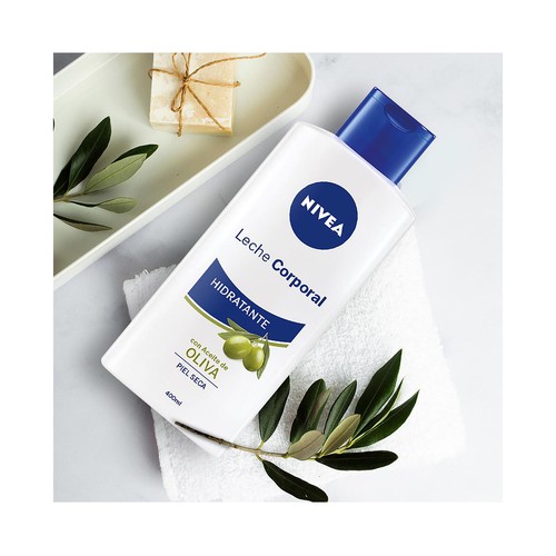NIVEA Leche corporal hidratante con aceite de oliva para pieles secas 400 ml.