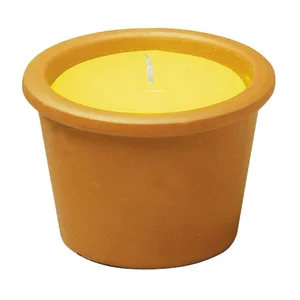 Maceta de 6x7.5 cm, de terracota natural con cera perfumada de citronela en el interior ROURA.