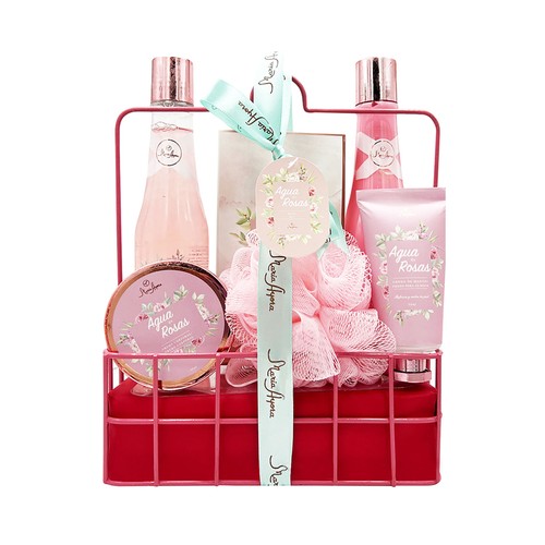MARIA AYORA Agua de rosas Cesta metálica con productos para el cuidado y la higiene personal.