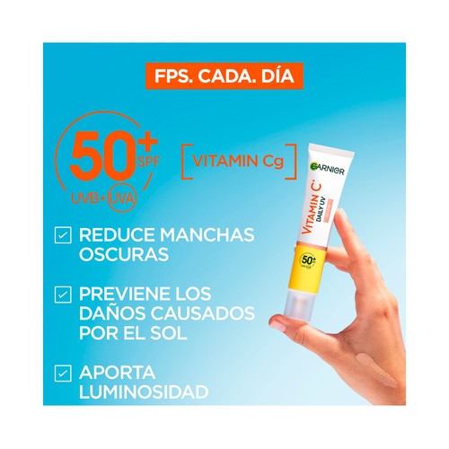GARNIER Skin active Fluido diario iluminador con vitamina C y FPS 50+ 50 ml.