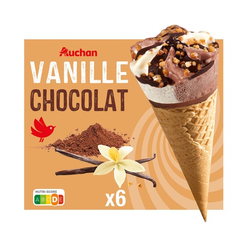 AUCHAN Conos de helado de vainilla y chocolate con trocitos de almendra caramelizada 6 x 120 ml. Producto Alcampo