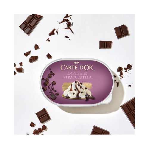 CARTE D"OR Les Desserts de Frigo Tarrina de helado de stracciatella, con salsa y trocitos de chocolate 825 ml.