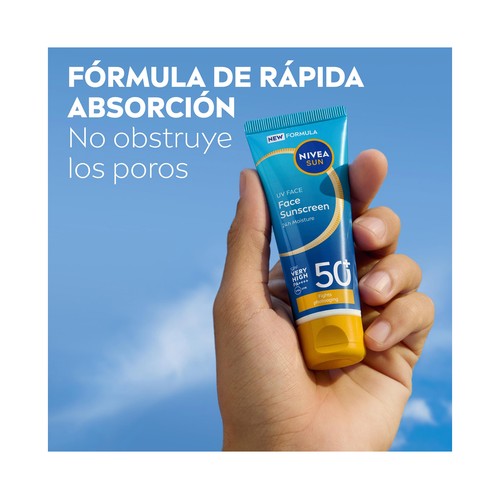 NIVEA Sun Protector solar facial con FPS 50+ (muy alto) con vitamina E 40 ml.