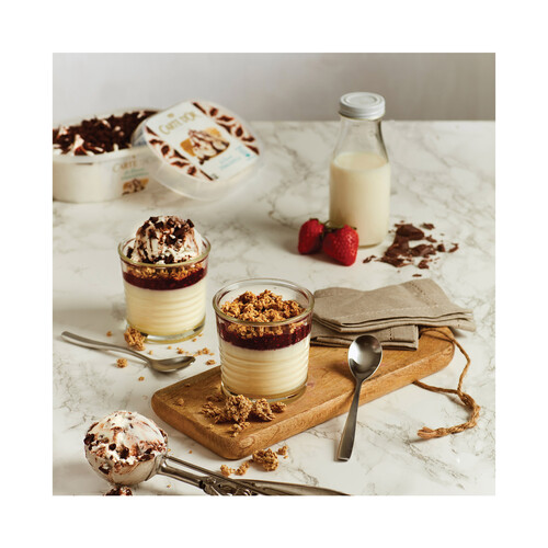 CARTE D'OR Tarrina de helado de stracciatella, con salsa y trocitos de chocolate CARTE D'OR Les desserts de Frigo 900 ml.