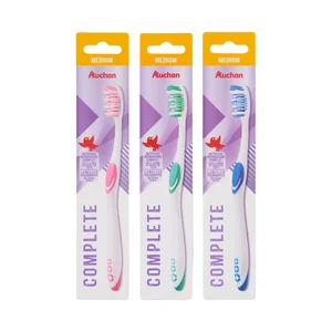 PRODUCTO ALCAMPO Complete Cepillo de dientes con raspador de lengua y filamentos medios.