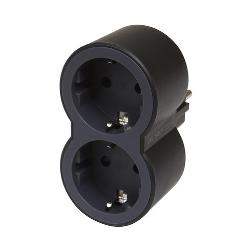Adaptador de enchufes LEGRAND.
