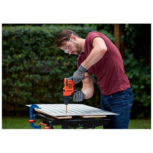 Taladro Percutor 500W, 13mm, empuñadura lateral, BLACK + DECKER BEH200-QS.