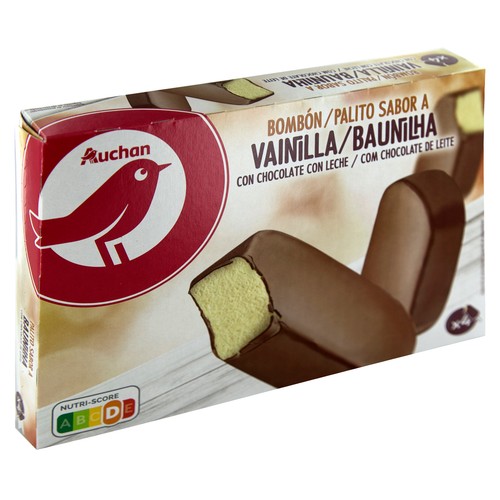 AUCHAN Bombón helado de vainilla recubierto de chocolate con leche 4 x 120 ml. Producto Alcampo